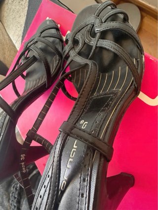 Sandalias de tacón Fornarina negras