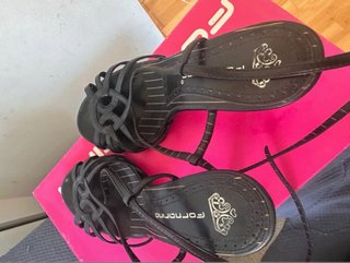 Sandalias de tacón Fornarina negras