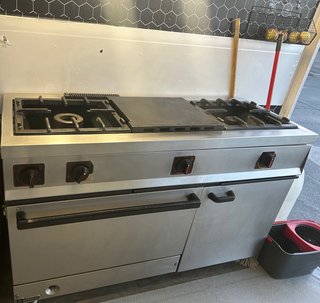 Cocina industrial 4 fuegos y plancha