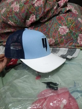 Gorra Yelir World