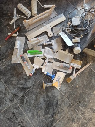 Herramientas de albañilería y pintura
