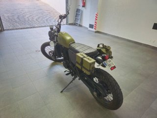 Suzuki DR 650 Cafe Racer Brat