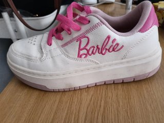 Zapatillas deportivas Barbie blancas y rosas