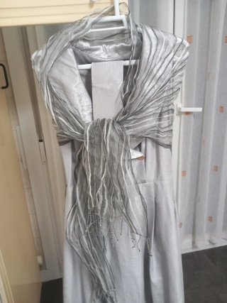 Vestido gris brillante para eventos
