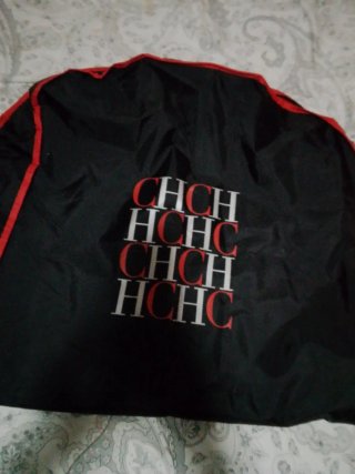 Funda portatrajes Carolina Herrera Negra