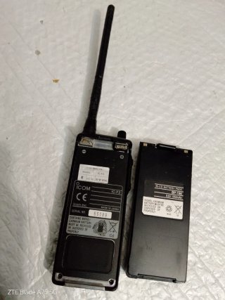 Walkie Icom IC-F3 con Batería BP-196.