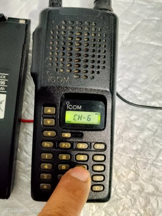 Walkie Icom IC-F3 con Batería BP-196.