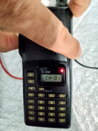 Walkie Icom IC-F3 con Batería BP-196.