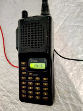 Walkie Icom IC-F3 con Batería BP-196.