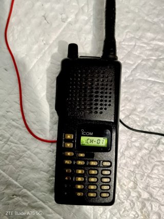 Walkie Icom IC-F3 con Batería BP-196.