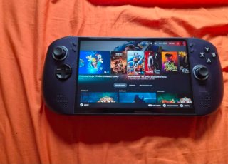 Lenovo Legion Go con Z1 Extreme e 32GB di RAM