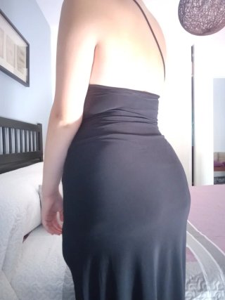 Vestido largo negro sin etiqueta