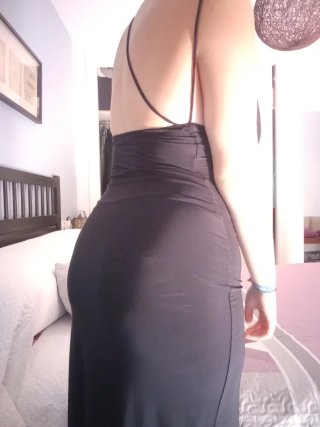 Vestido largo negro sin etiqueta