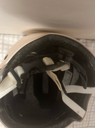 Casco de bicicleta rosa