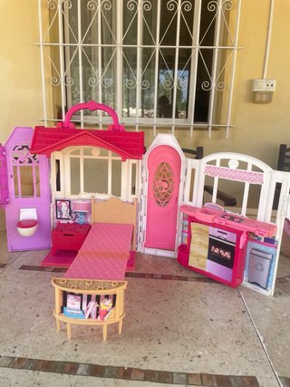 Casa de muñecas Barbie plegable