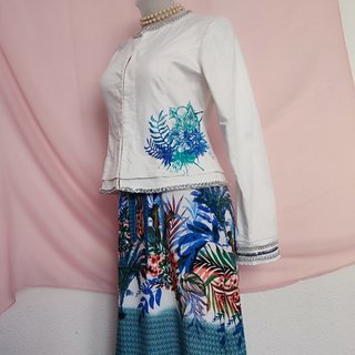 Biker. Chaqueta blanca de Desigual. Talla L