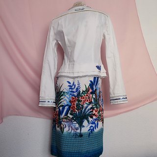 Biker. Chaqueta blanca de Desigual. Talla L
