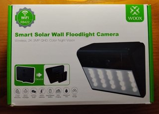 Cámara Solar WOOX R8422 2K con Luz de Pared