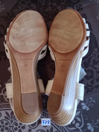 Sandalias Hispanitas Talla 39 Blancas y Plateadas