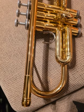 Trompeta Yamaha 4335GII Dorada