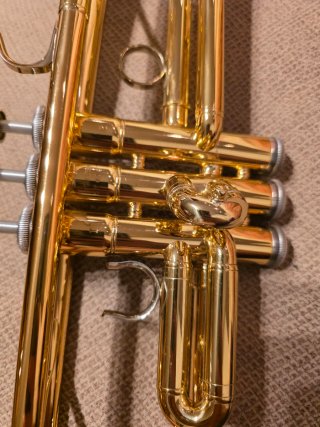 Trompeta Yamaha 4335GII Dorada