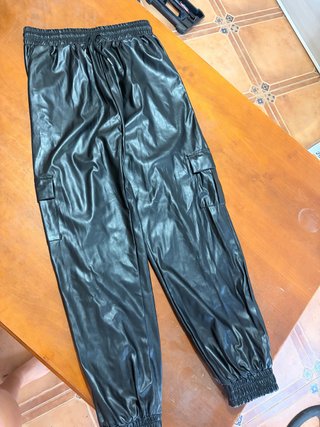 Pantalones cargo cuero mujer