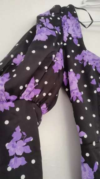 Vestido floral negro y morado talla M
