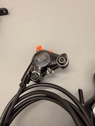 Frenos Shimano 105 ST-R7120 + BR-R7170, 12 V.