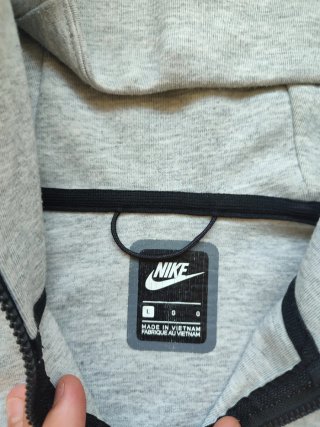 Chaqueta Nike Tech Gris