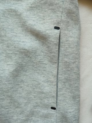Chaqueta Nike Tech Gris