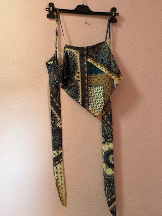 Top con stampa stile foulard