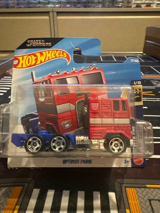 Hot Wheels Transformers Optimus Prime 1/10