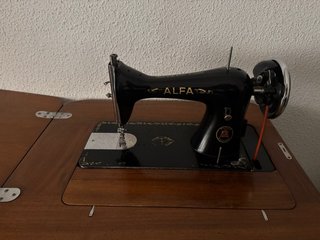 Máquina de coser antigua