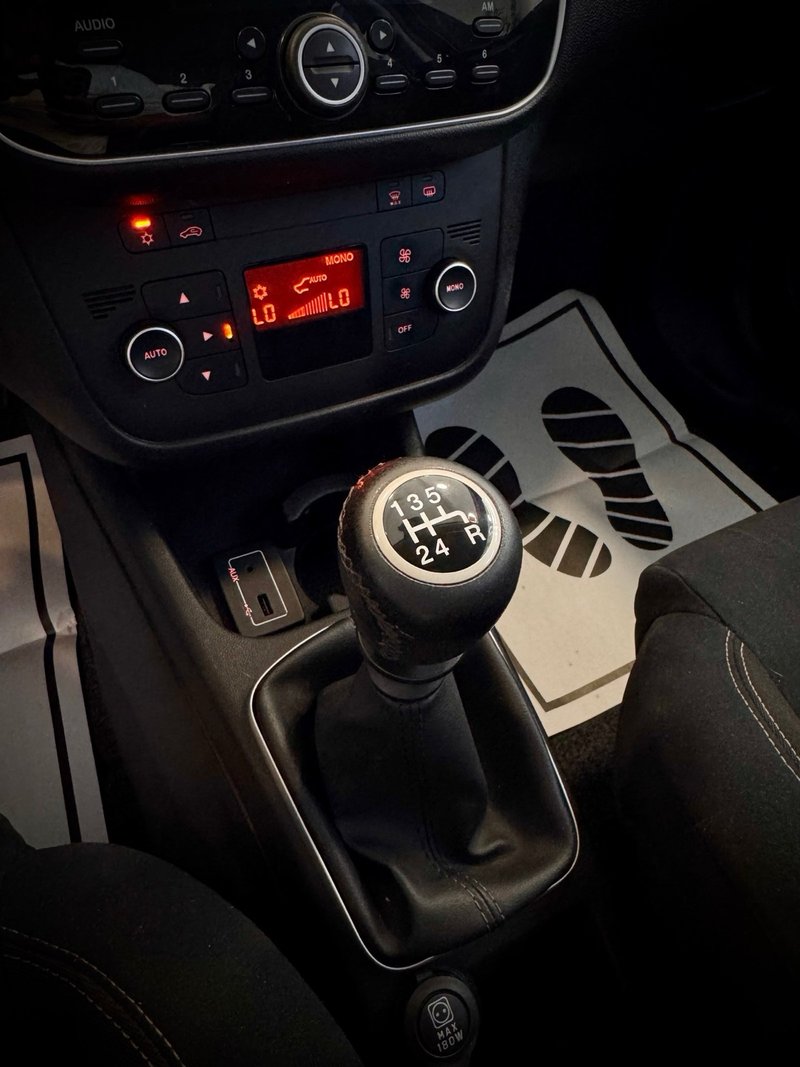 Fiat Punto 1.4 Easy S&S (3p) 2016, foto 11