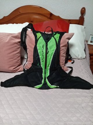 Mochila Quechua Negra y Verde
