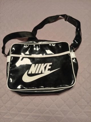 Mochila Quechua Negra y Verde