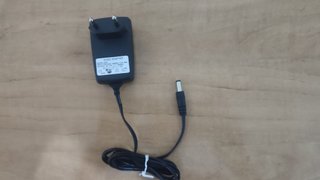 Adaptador AC/DC 7.5V-1A