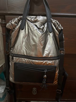 Bolso Mochila Negro y Plateado