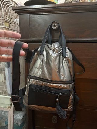 Bolso Mochila Negro y Plateado