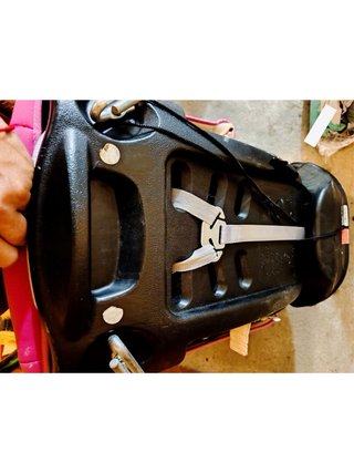 Silla de auto bebé rosa y gris Badyauto