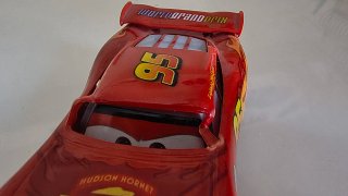 Slot Rayo McQueen y Francesco Carrera Go! (1:43)