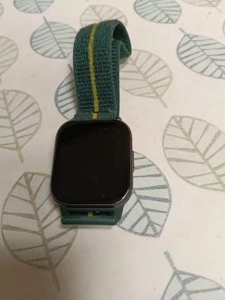 Smartwatch verde y amarillo