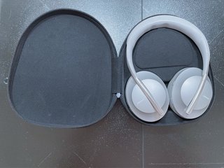Auriculares Bose Noise Cancelling 700 Grises