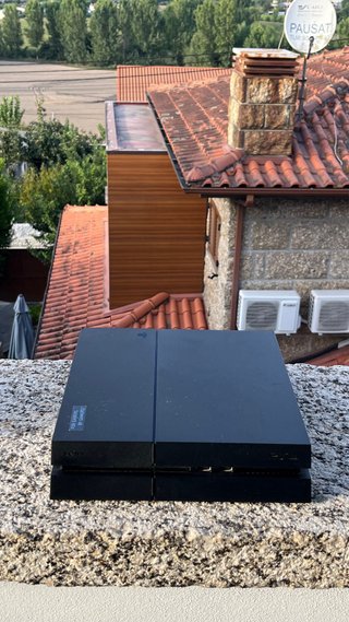Consola Playstation 4 PS4 Preta
