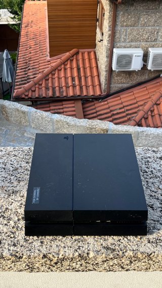 Consola Playstation 4 PS4 Preta