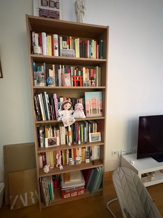 Librería de madera modelo Billy