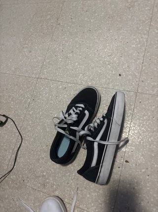 Zapatillas Vans Negras y Blancas