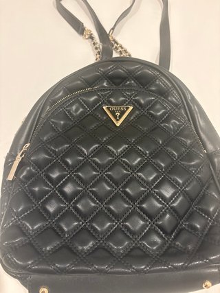 Mochila Guess Piel Negra Acolchada