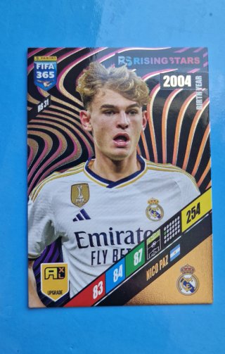 Caja Panini FIFA 365 Adrenalyn XL Rising Stars