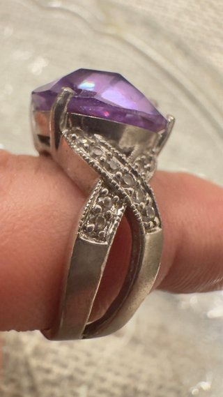 Anillo Amatista Talla Damero Plata y Circonitas